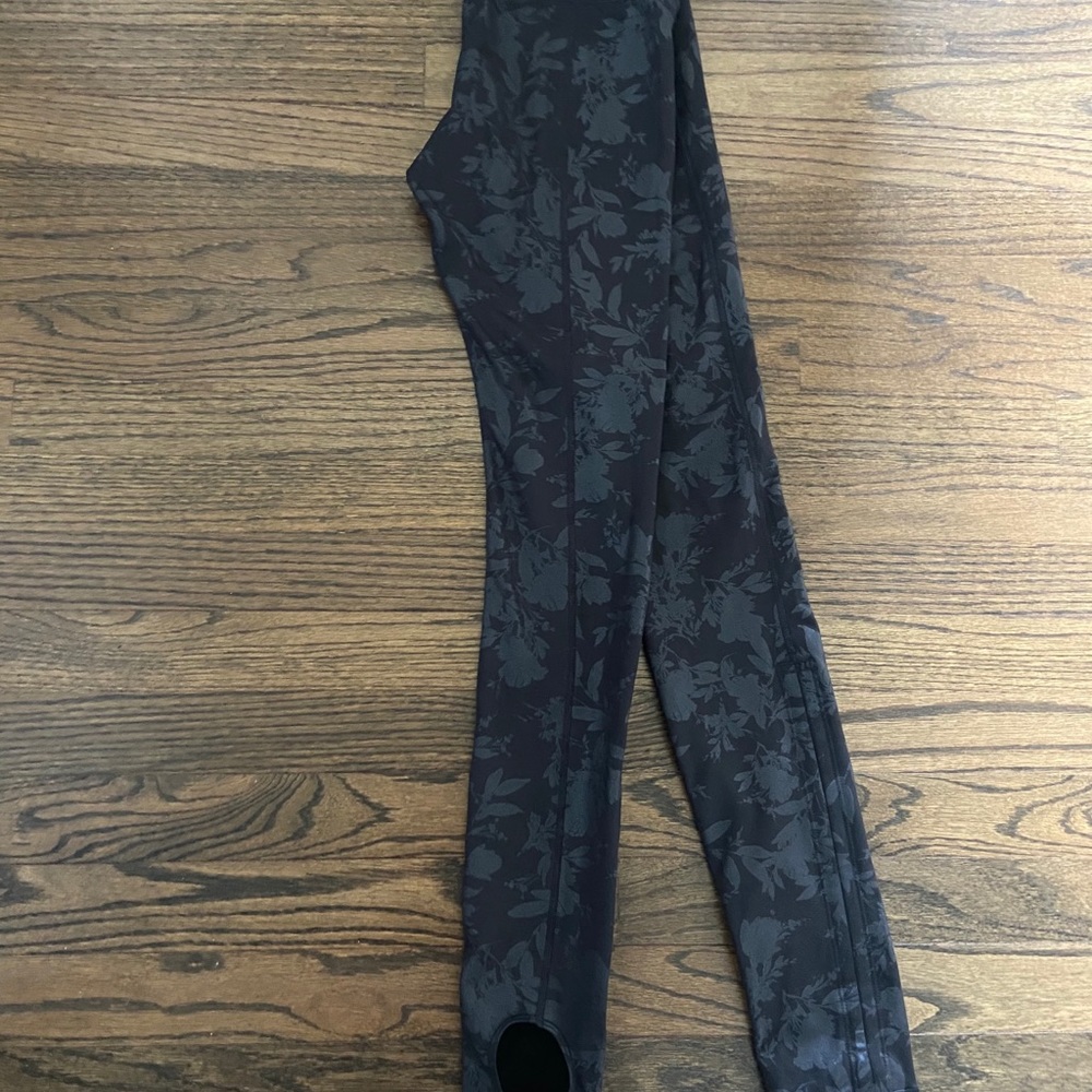 Athleta Barre floral stirrup tights size small - Picture 4 of 6